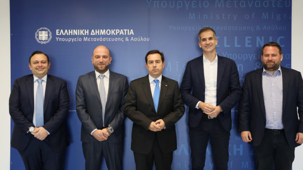 Μνημόνιο Συνεργασίας Μηταράκη – Μπακογιάννη για τη στήριξη του Δήμου Αθηναίων μετά το κλείσιμο της δομής του Ελαιώνα